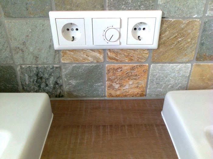 Bad – Fugenarbeiten, Foto 2 (Übersicht/Detail)